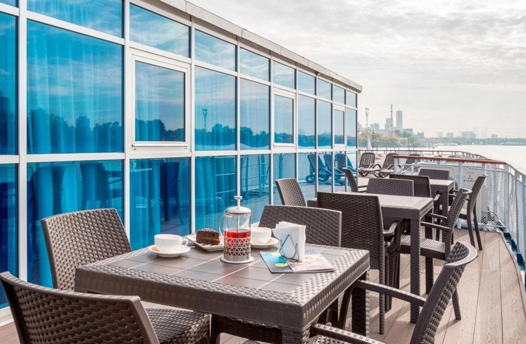 Лайнер Н.А. Некрасов, компании Созвездие. Фото 1