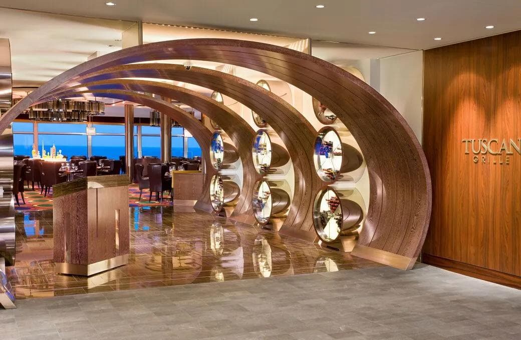 Лайнер Celebrity Solstice, компании Celebrity Cruises. Фото 1