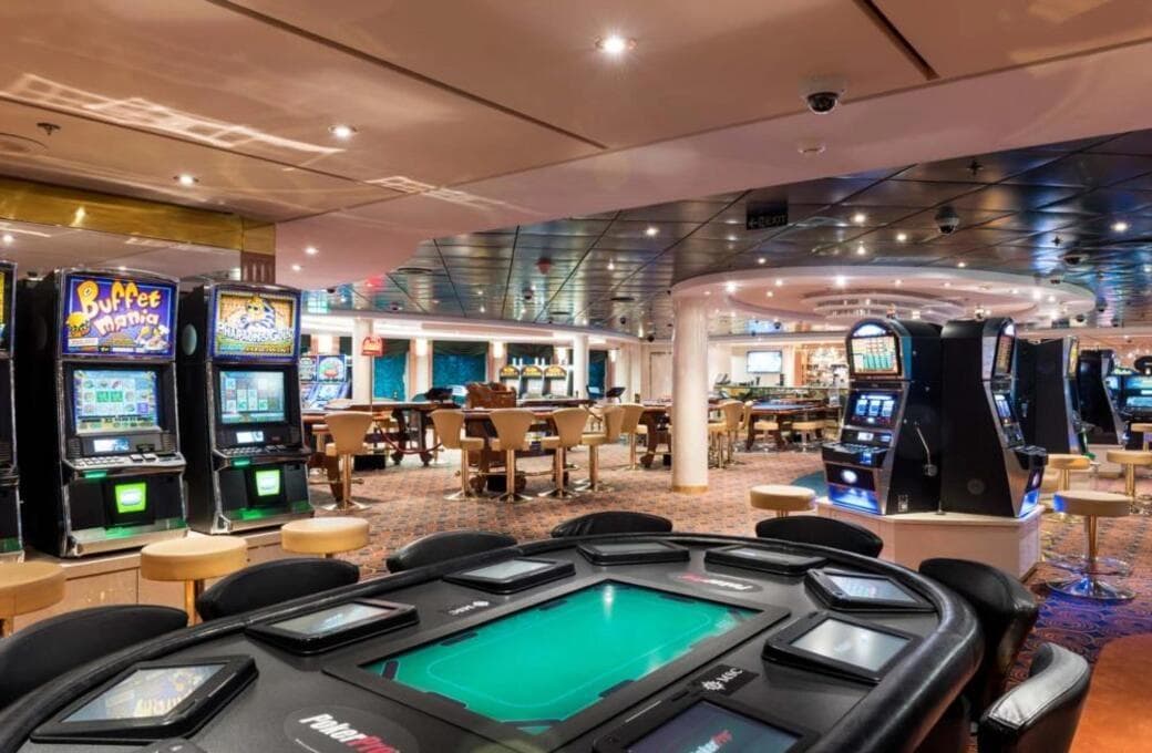 Лайнер MSC Lirica, компании MSC Crociere. Фото 1