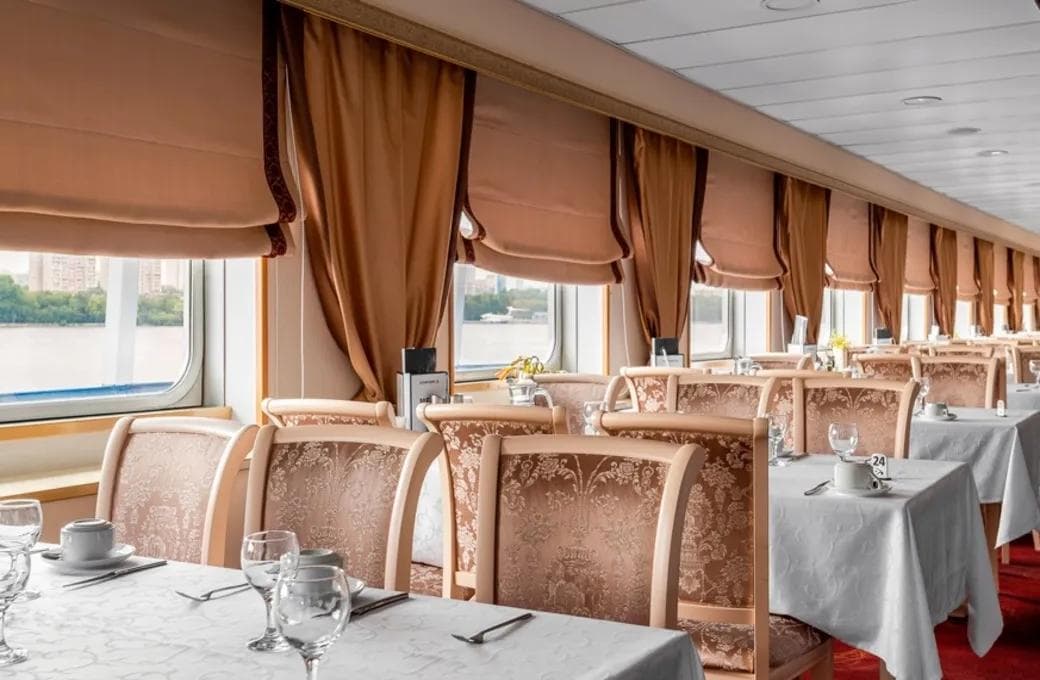 Лайнер Лунная соната, компании Созвездие. Фото 1