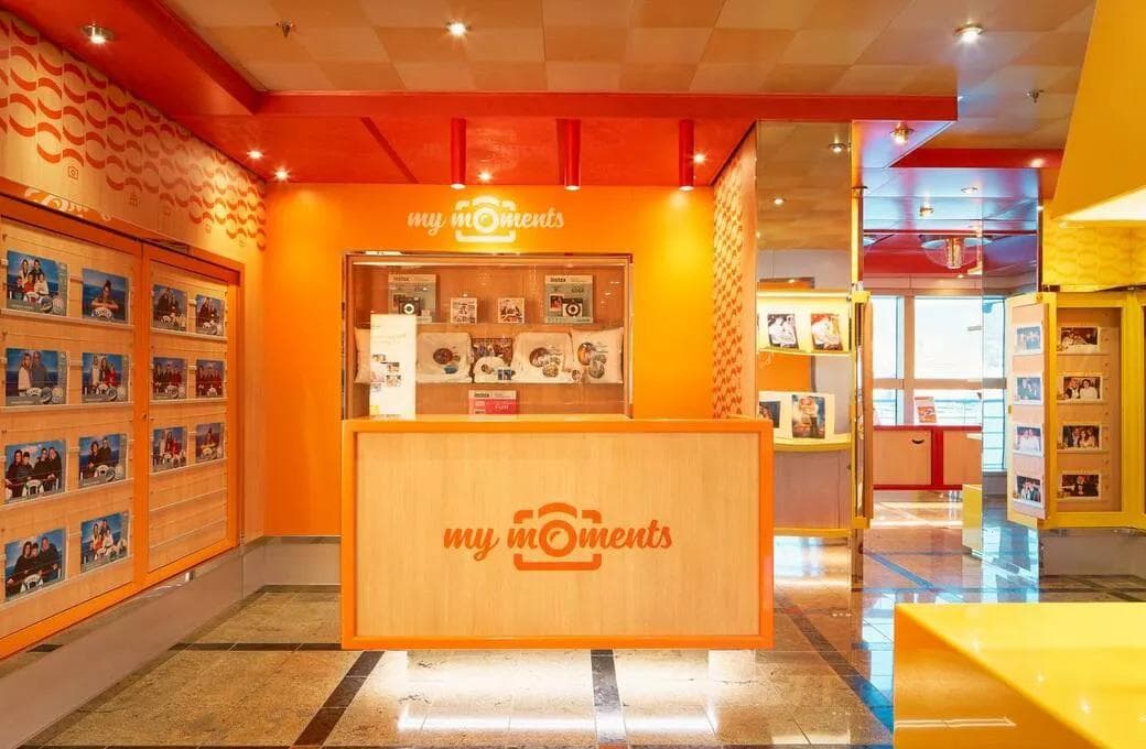 Лайнер Costa Deliziosa, компании Costa Cruises. Фото 1