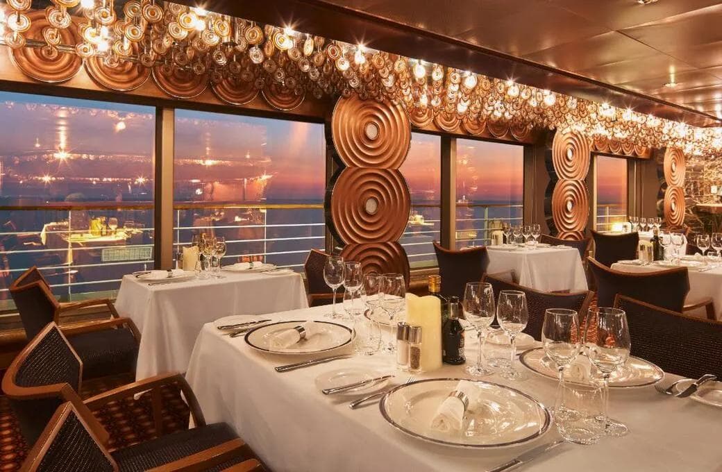 Лайнер Costa Favolosa, компании Costa Cruises. Фото 1