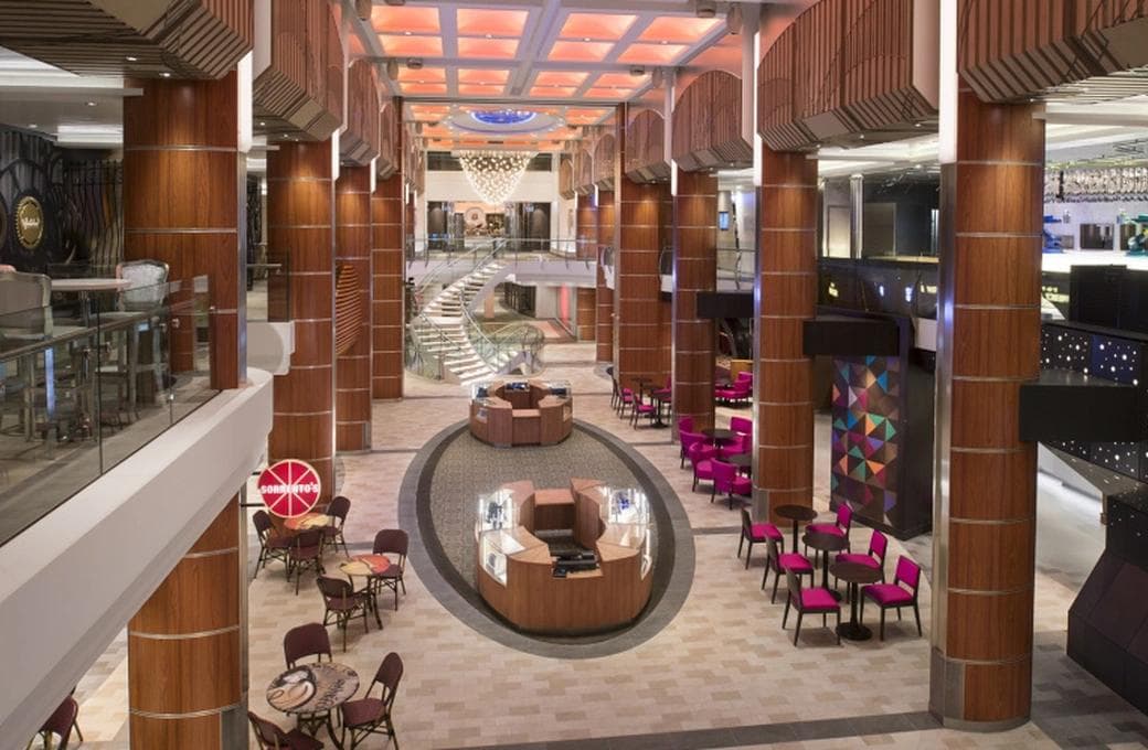 Лайнер Anthem Of The Seas, компании Royal Caribbean International. Фото 1