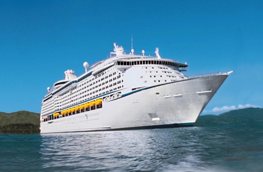 Лайнер Voyager Of The Seas, компании Royal Caribbean International. Фото 1