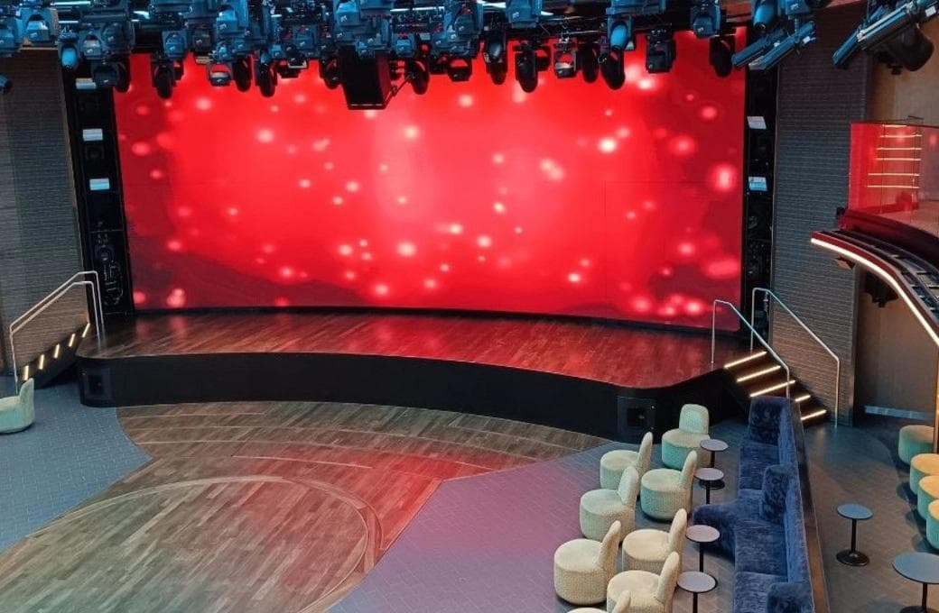 Лайнер Costa Smeralda, компании Costa Cruises. Фото 1