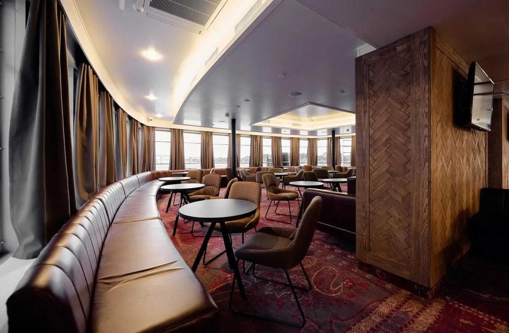 Лайнер Александра, компании Донинтурфлот. Фото 1