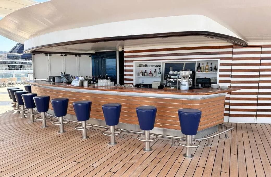 Лайнер Celestyal Discovery, компании Celestyal Cruises. Фото 1