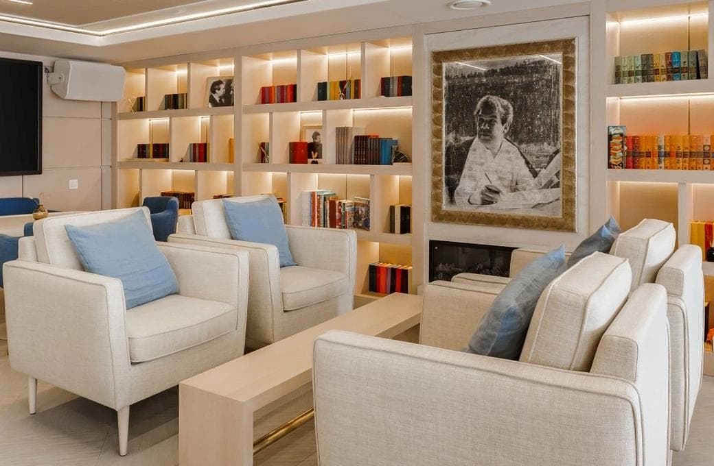 Лайнер Мустай Карим, компании ВодоходЪ. Фото 1