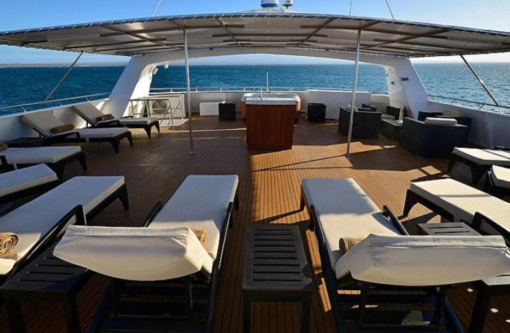 Лайнер Celebrity Xploration, компании Celebrity Cruises. Фото 1