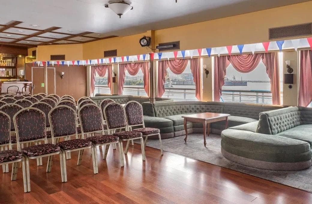 Лайнер Ленин, компании ВодоходЪ. Фото 1