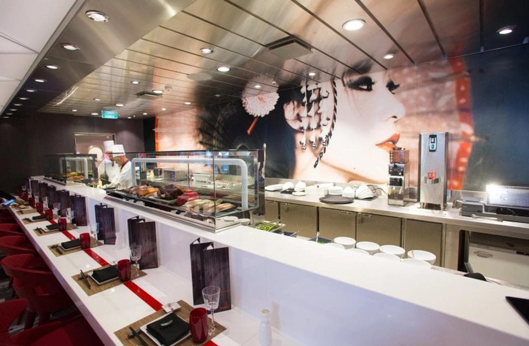 Лайнер Quantum Of The Seas, компании Royal Caribbean International. Фото 1