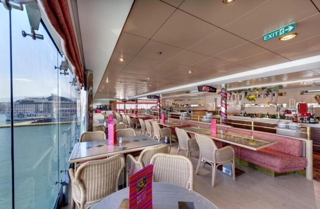 Лайнер MSC Opera, компании MSC Crociere. Фото 1