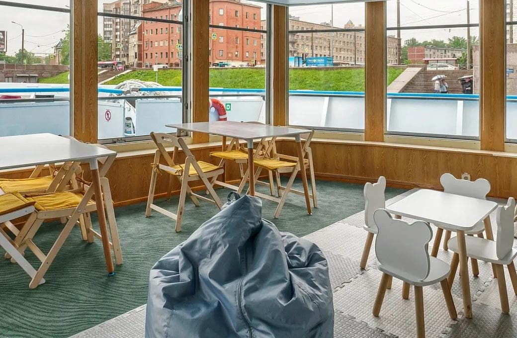 Лайнер Георгий Чичерин, компании ВодоходЪ. Фото 1