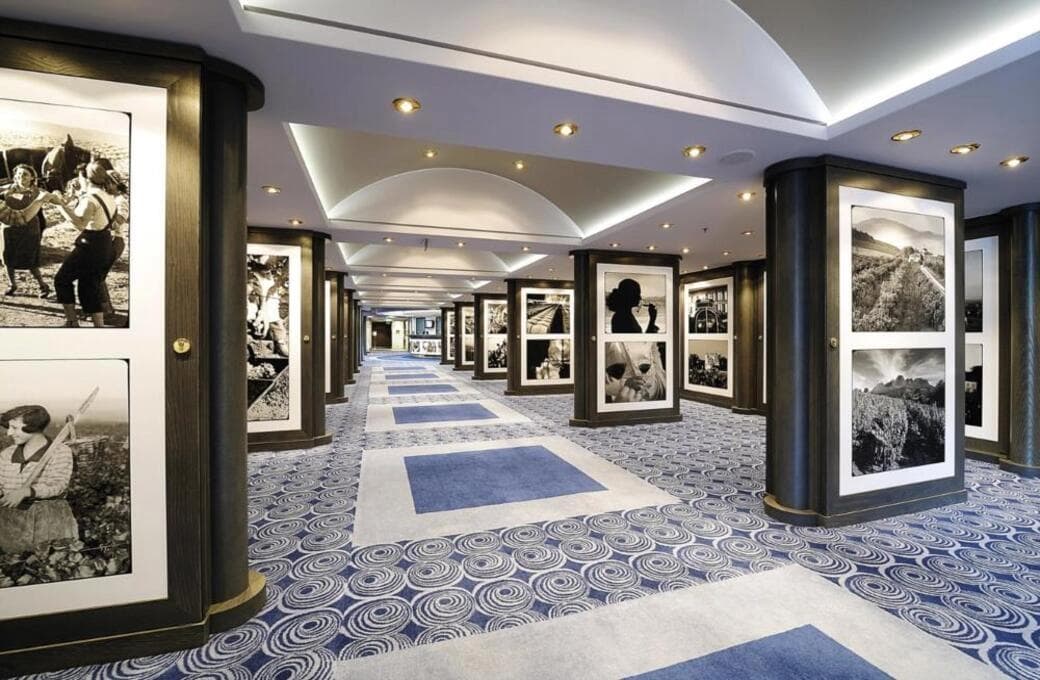 Лайнер MSC Poesia, компании MSC Crociere. Фото 1