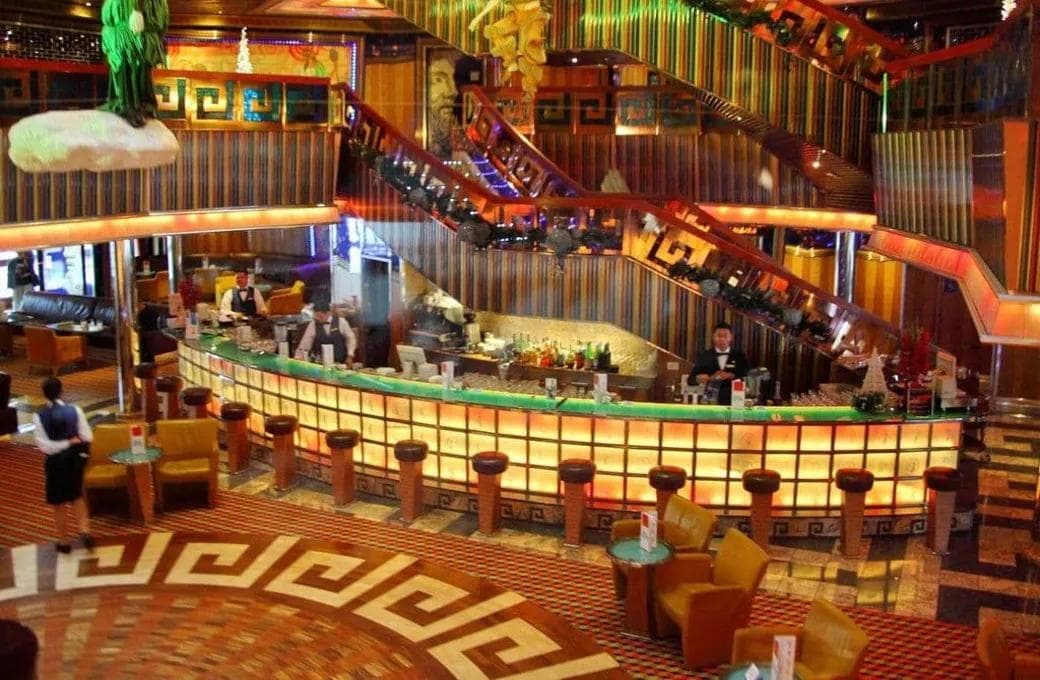 Лайнер Costa Serena, компании Costa Cruises. Фото 1