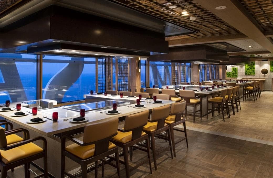 Лайнер Spectrum Of The Seas, компании Royal Caribbean International. Фото 1