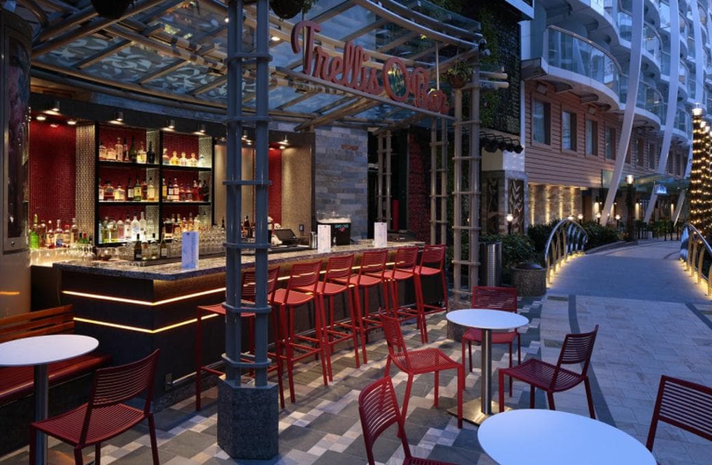 Лайнер Harmony Of The Seas, компании Royal Caribbean International. Фото 1