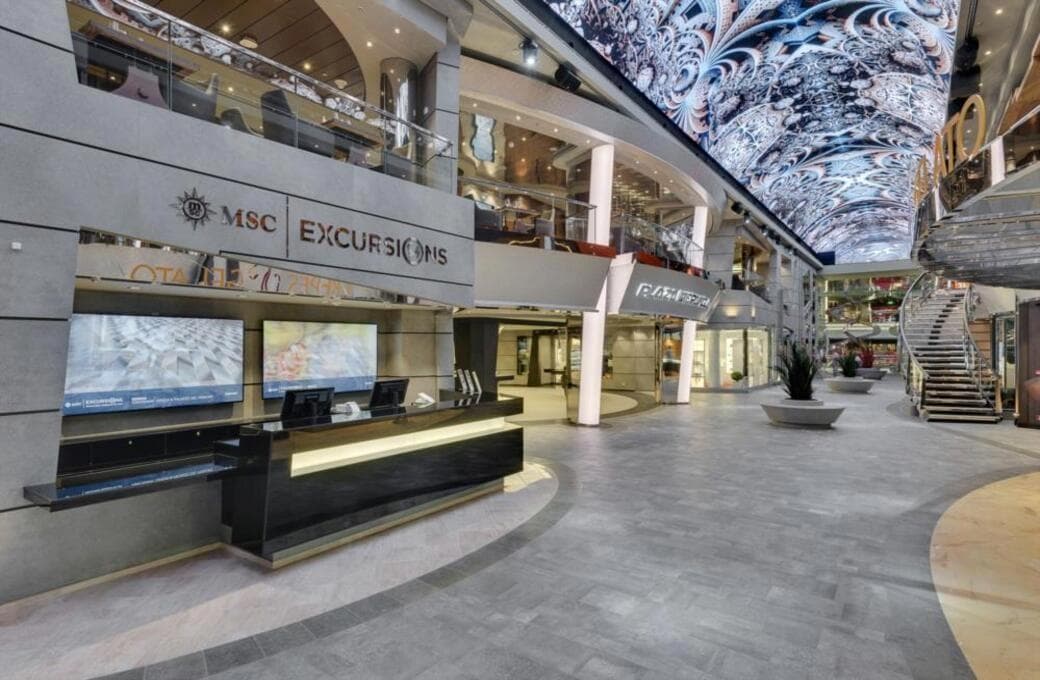 Лайнер MSC Meraviglia, компании MSC Crociere. Фото 1