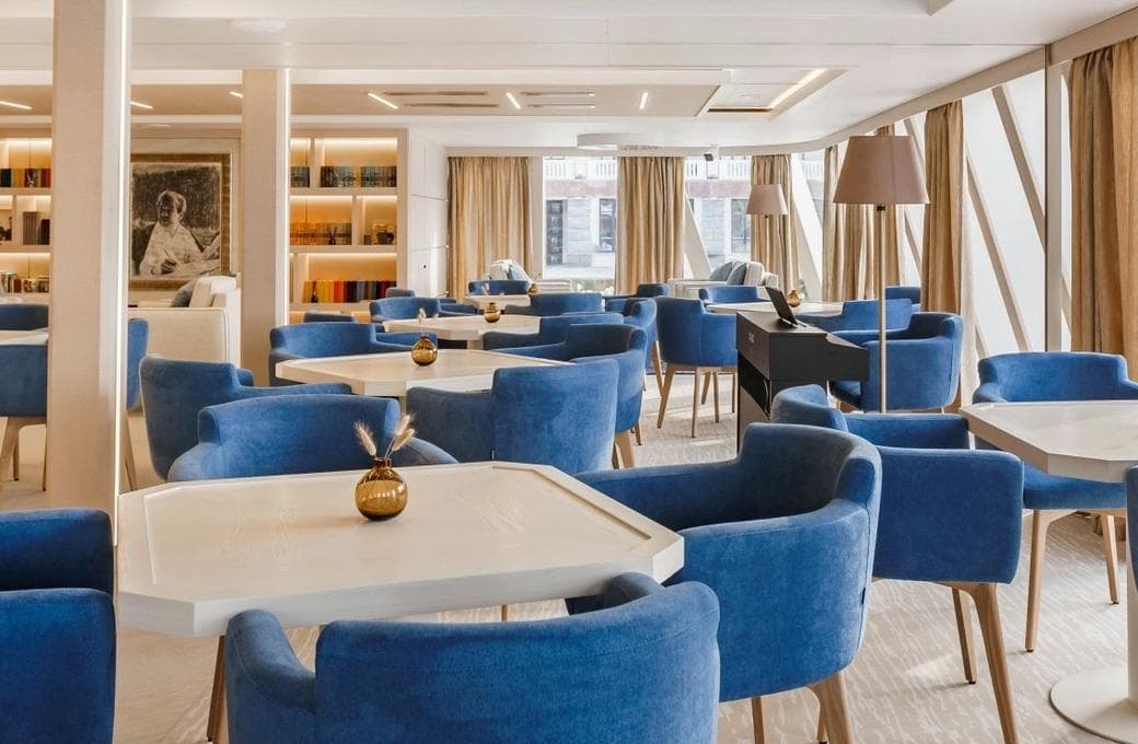 Лайнер Мустай Карим, компании ВодоходЪ. Фото 1