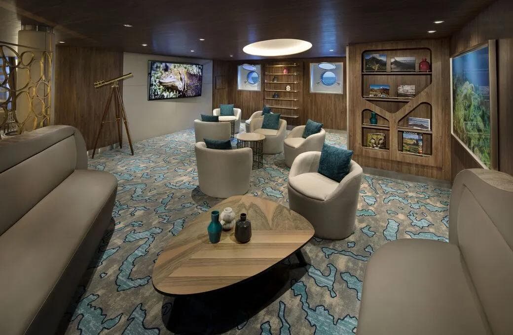 Лайнер Celebrity Flora, компании Celebrity Cruises. Фото 1