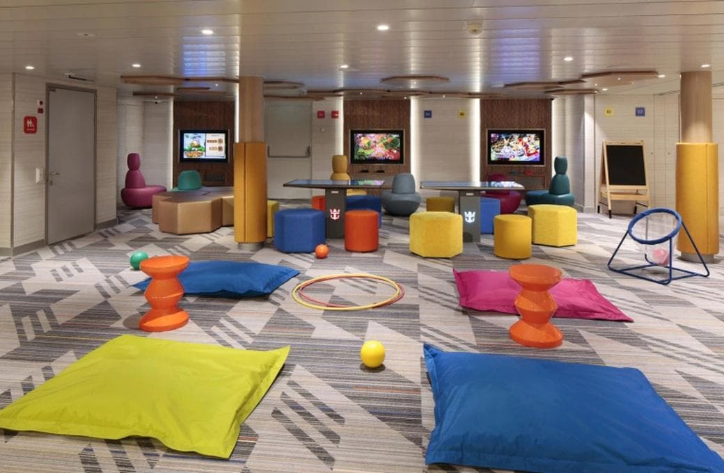 Лайнер Odyssey Of The Seas, компании Royal Caribbean International. Фото 1