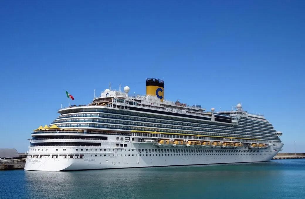 Лайнер Costa Diadema, компании Costa Cruises. Фото 1