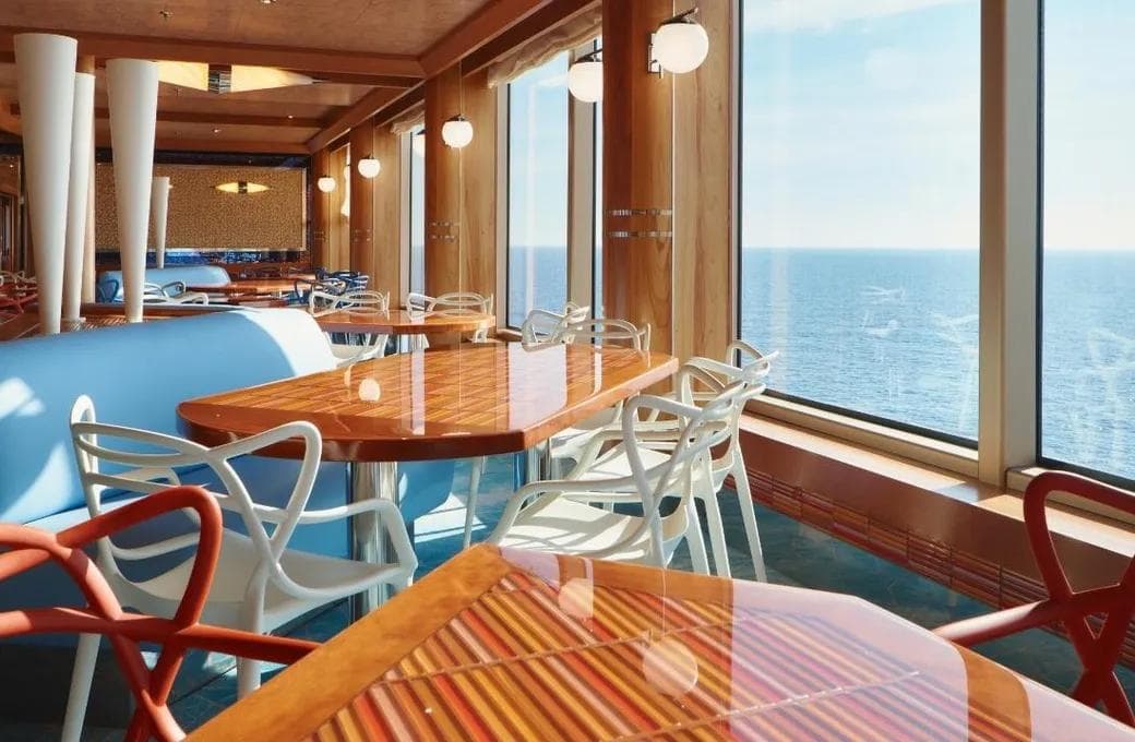 Лайнер Costa Favolosa, компании Costa Cruises. Фото 1