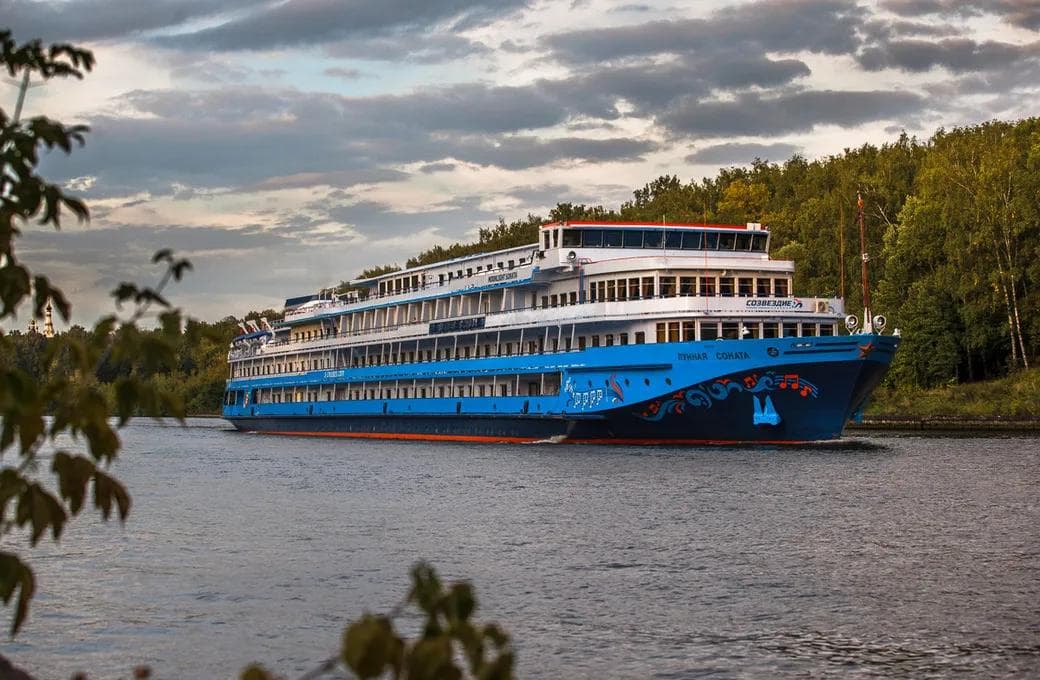 Лайнер Лунная соната, компании Созвездие. Фото 1