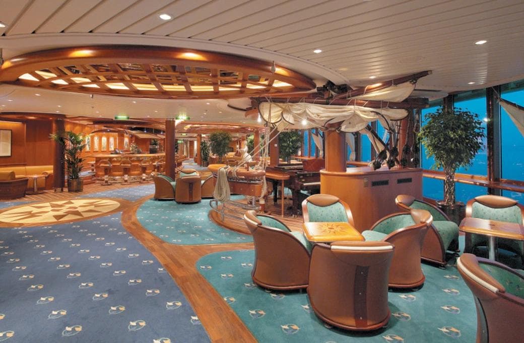 Лайнер Brilliance Of The Seas, компании Royal Caribbean International. Фото 1