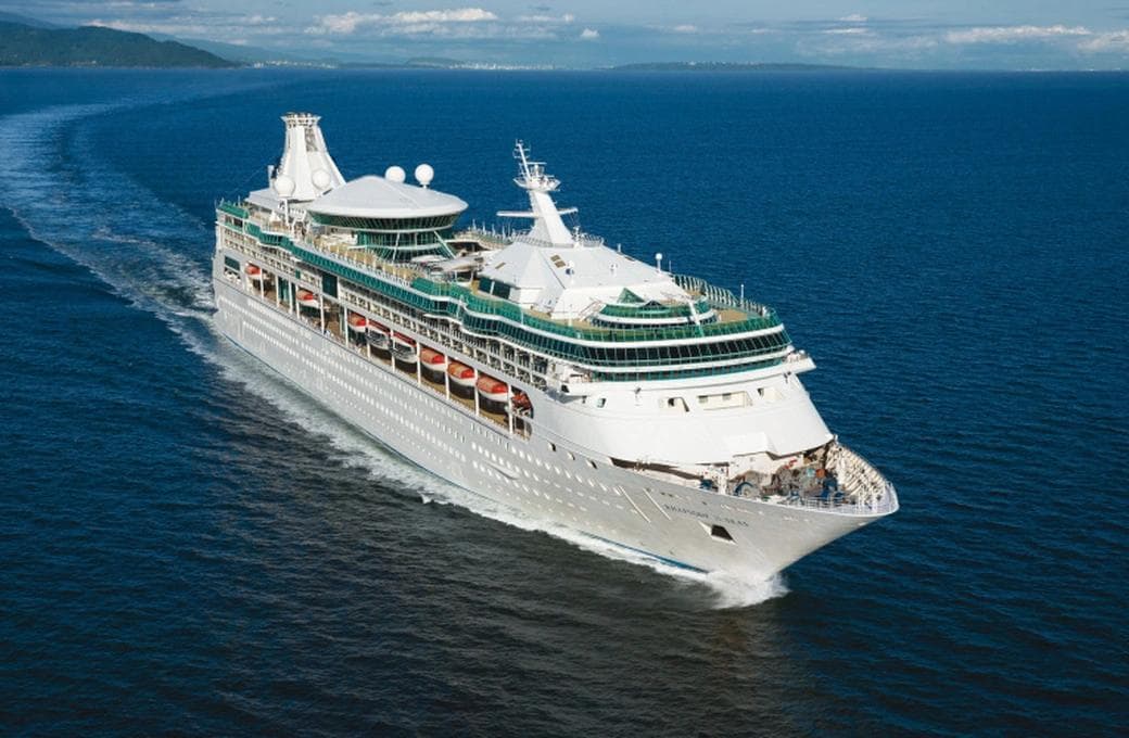 Лайнер Rhapsody Of The Seas, компании Royal Caribbean International. Фото 1