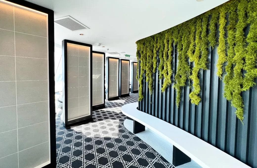 Лайнер Celebrity Beyond, компании Celebrity Cruises. Фото 1