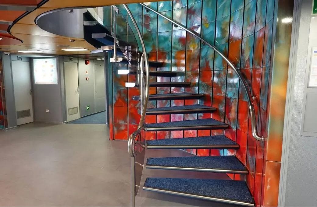 Лайнер Антон Чехов, компании Донинтурфлот. Фото 1