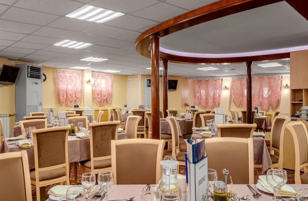 Лайнер Н.А. Некрасов, компании Созвездие. Фото 1