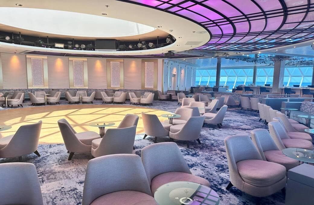 Лайнер Celebrity Infinity, компании Celebrity Cruises. Фото 1