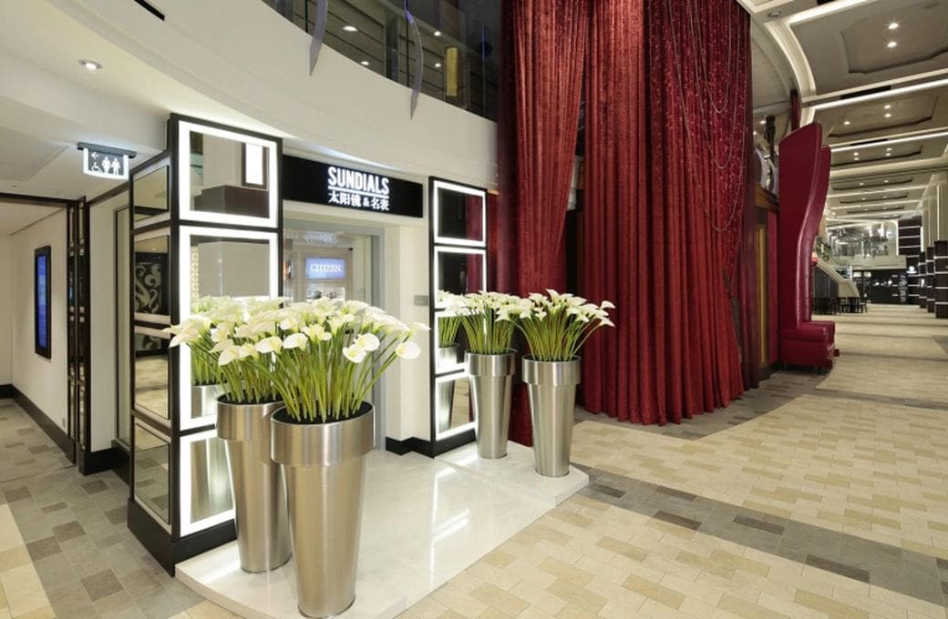 Лайнер Ovation Of The Seas, компании Royal Caribbean International. Фото 1