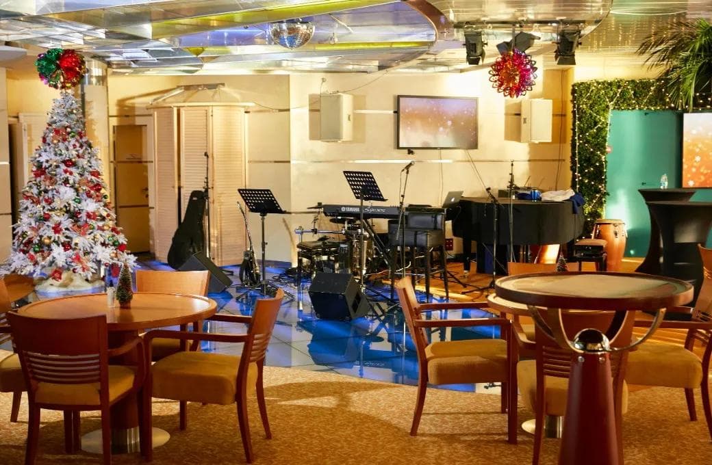 Лайнер Astoria Grande, компании Astoria Grande Cruises. Фото 1