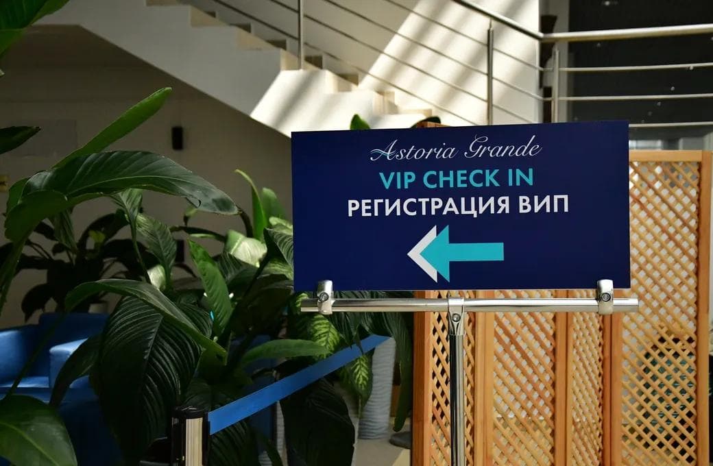 Лайнер Astoria Grande, компании Astoria Grande Cruises. Фото 1