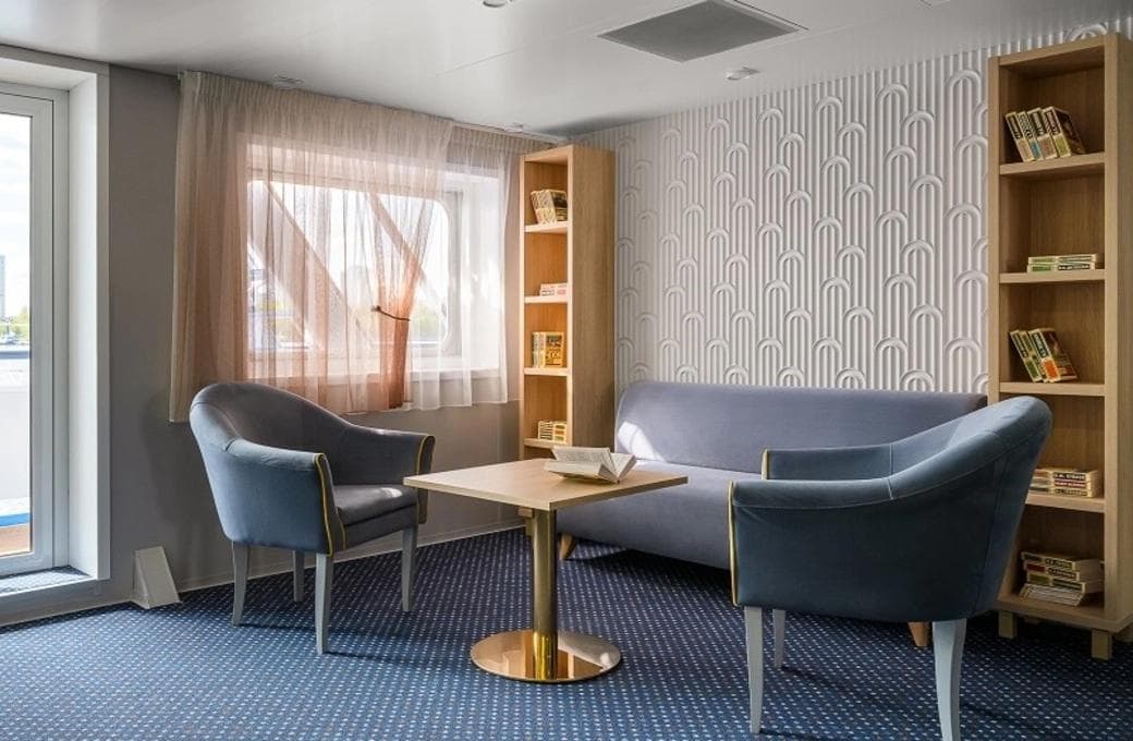 Лайнер Лебединое озеро, компании Созвездие. Фото 1