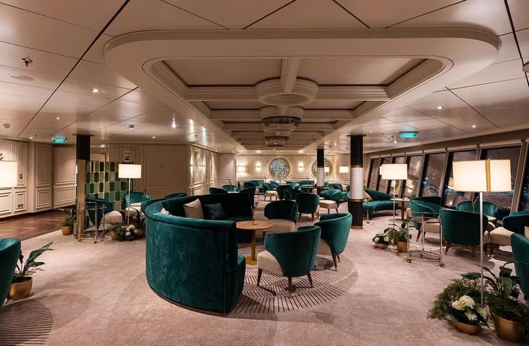 Лайнер Aroya, компании Aroya Cruises. Фото 1