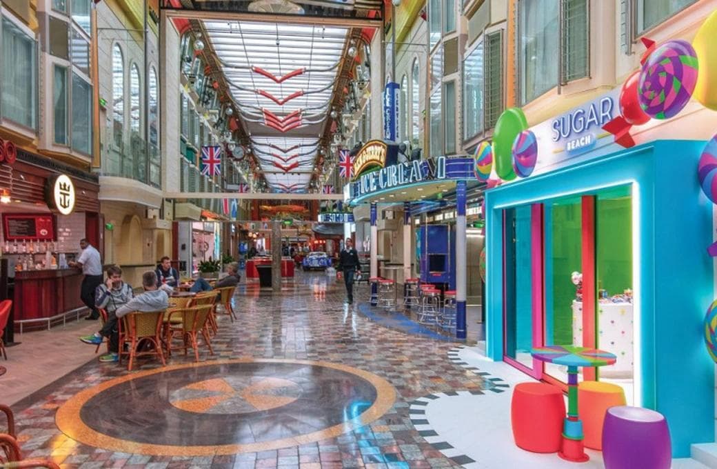 Лайнер Independence Of The Seas, компании Royal Caribbean International. Фото 1