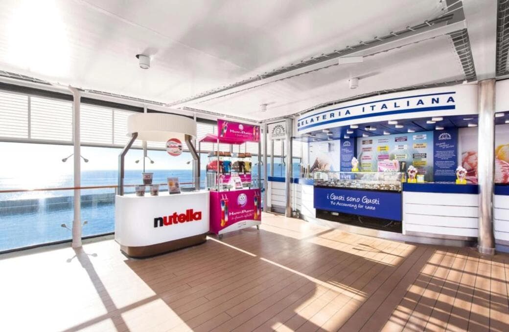 Лайнер MSC Lirica, компании MSC Crociere. Фото 1