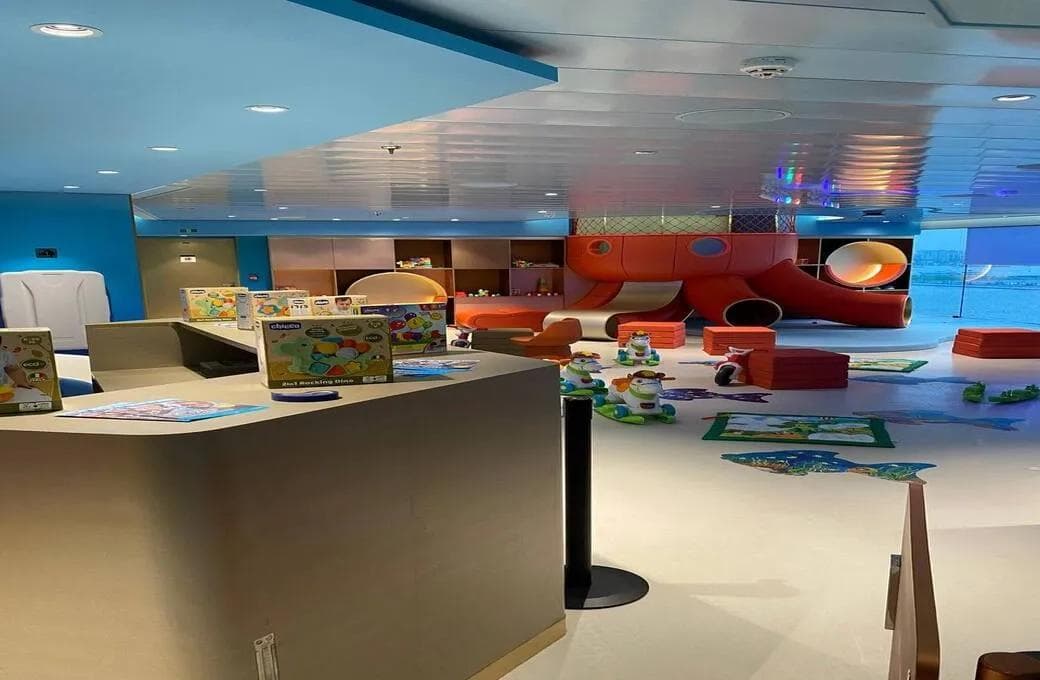 Лайнер MSC World Europa, компании MSC Crociere. Фото 1