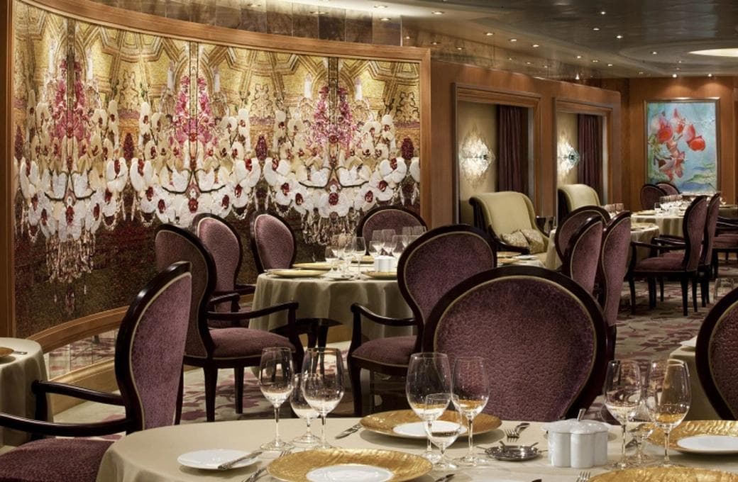 Лайнер Allure Of The Seas, компании Royal Caribbean International. Фото 1