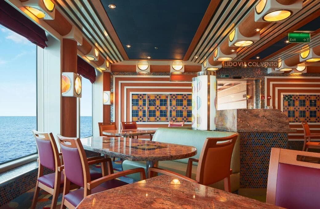 Лайнер Costa Fascinosa, компании Costa Cruises. Фото 1