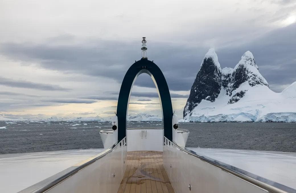 Лайнер SH Minerva, компании Swan Hellenic. Фото 1