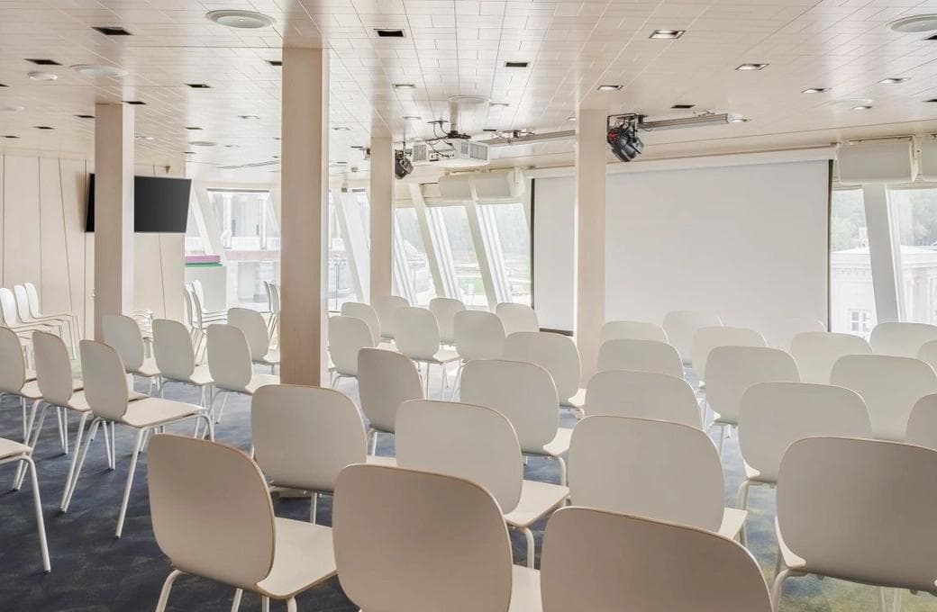 Лайнер Мустай Карим, компании ВодоходЪ. Фото 1