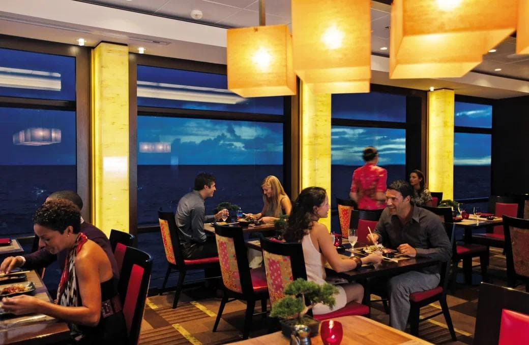 Лайнер Celebrity Apex, компании Celebrity Cruises. Фото 1