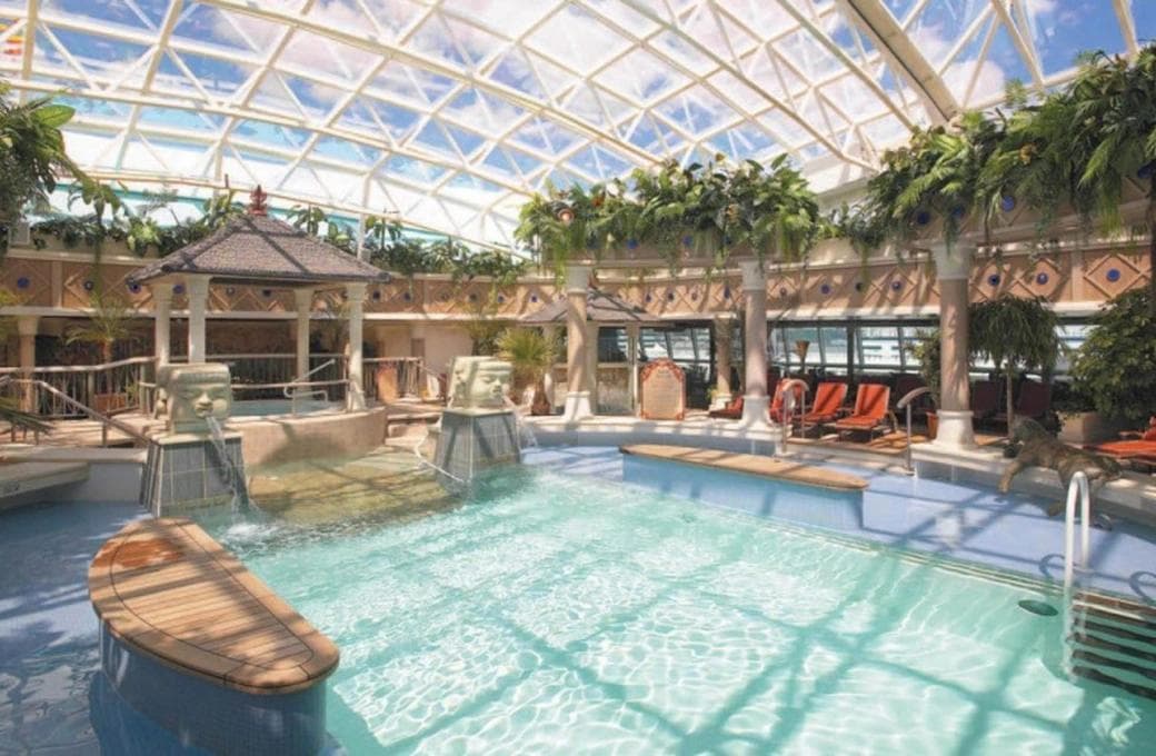 Лайнер Serenade Of The Seas, компании Royal Caribbean International. Фото 1