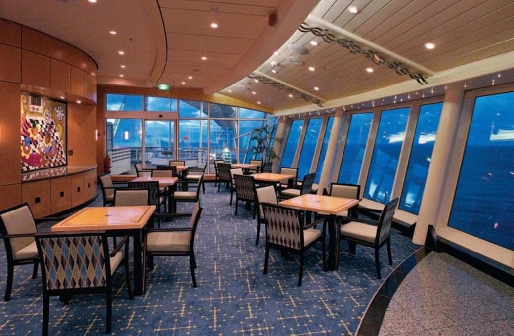 Лайнер Adventure Of The Seas, компании Royal Caribbean International. Фото 1