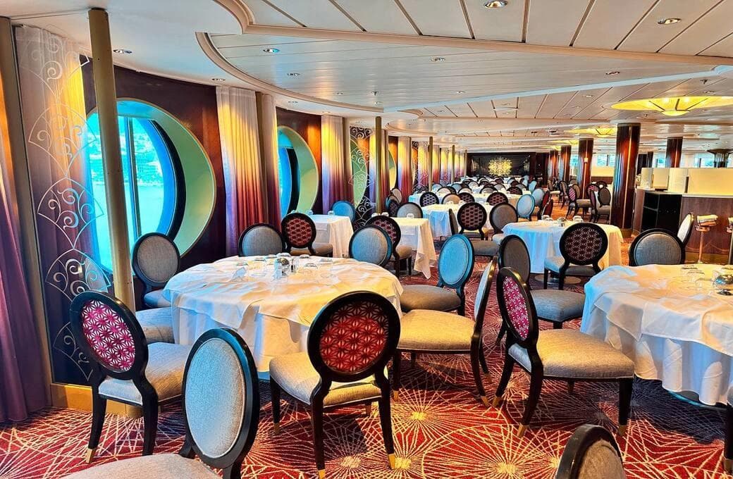 Лайнер Celebrity Infinity, компании Celebrity Cruises. Фото 1